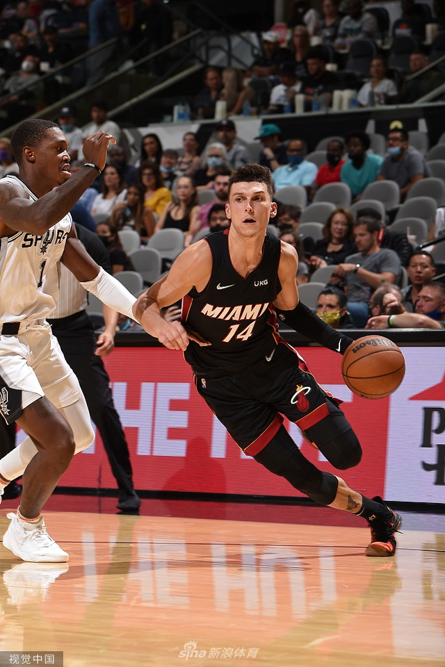 勒沃库森以 勒沃库森以