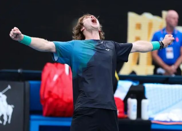 图片报：聚勒不会在夏窗离开多特，他计划要在科瓦奇手下证明自己.